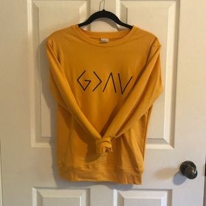 Small, Yellow crew neck